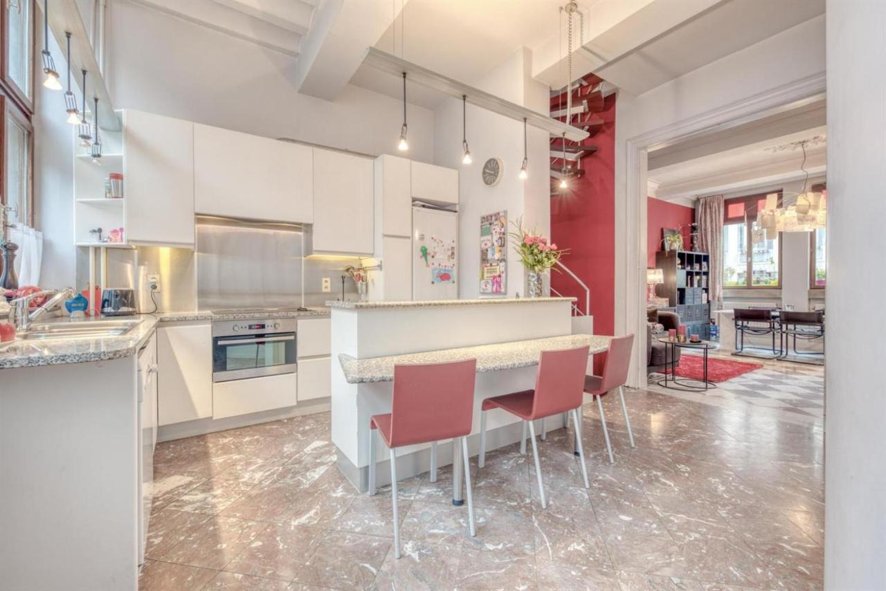 Duplex 2 Chambres Situe Au Centre Du Coeur Historique De เลียจ ภายนอก รูปภาพ