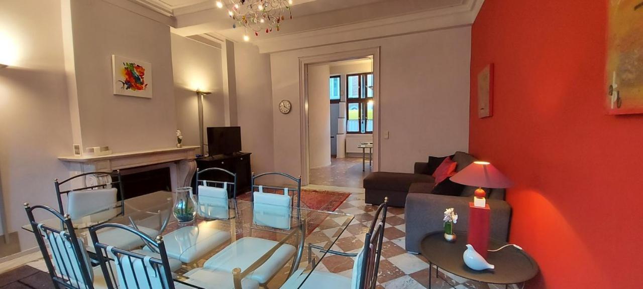 Duplex 2 Chambres Situe Au Centre Du Coeur Historique De เลียจ ภายนอก รูปภาพ