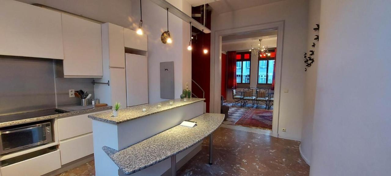 Duplex 2 Chambres Situe Au Centre Du Coeur Historique De เลียจ ภายนอก รูปภาพ