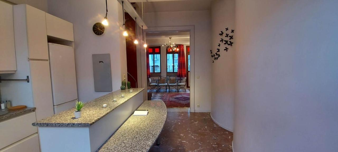Duplex 2 Chambres Situe Au Centre Du Coeur Historique De เลียจ ภายนอก รูปภาพ
